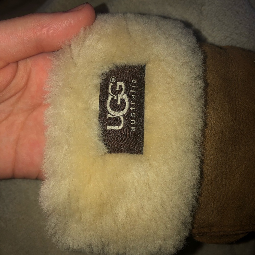 Ugg gloves